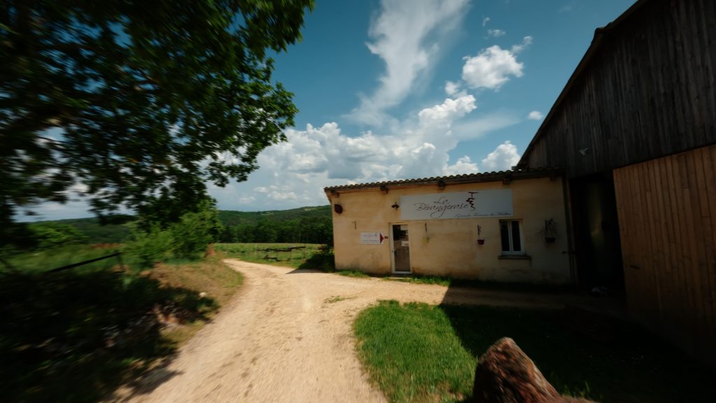 Visite en drone Fpv du vignobles de la Bérangeraie - drone Vignobles - Drone Fpv Vignobles sud de la France